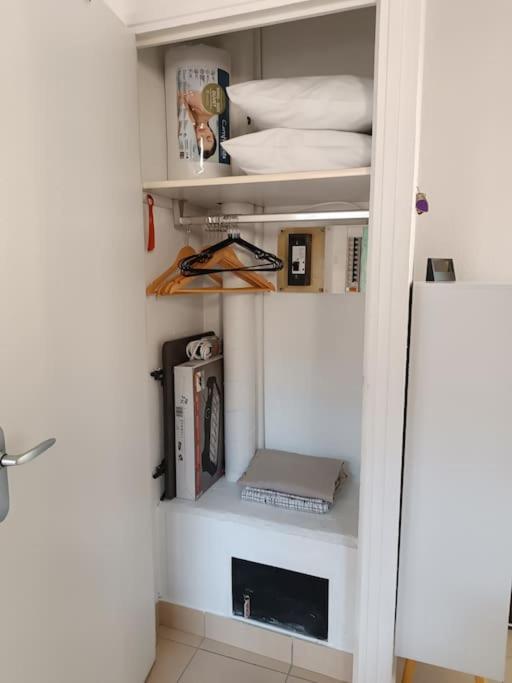 Studio Renove Dans Residence De Vacances Avec Grande Piscine Chauffee, Parking Et Terrasse Agde Eksteriør billede