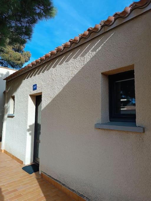 Studio Renove Dans Residence De Vacances Avec Grande Piscine Chauffee, Parking Et Terrasse Agde Eksteriør billede