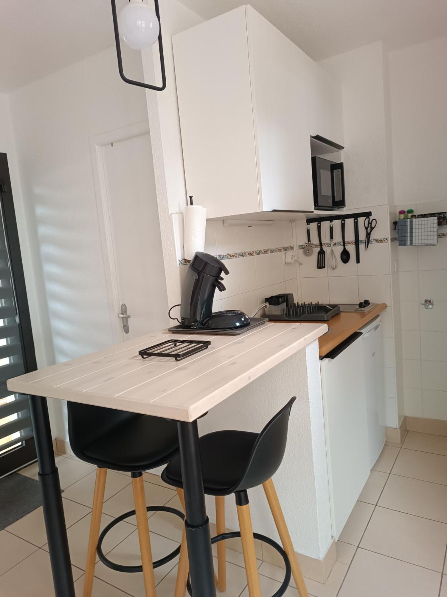 Studio Renove Dans Residence De Vacances Avec Grande Piscine Chauffee, Parking Et Terrasse Agde Eksteriør billede