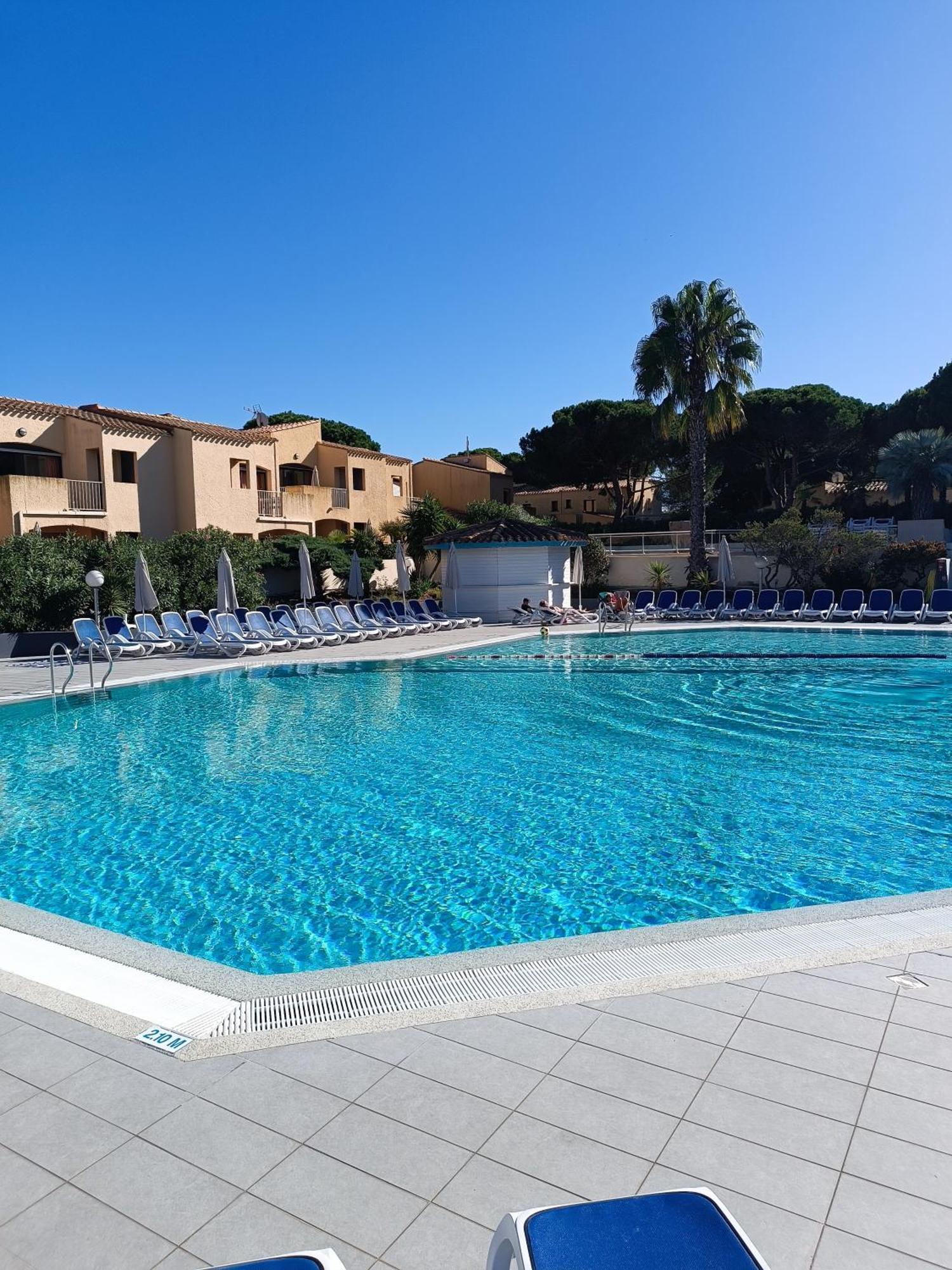 Studio Renove Dans Residence De Vacances Avec Grande Piscine Chauffee, Parking Et Terrasse Agde Eksteriør billede